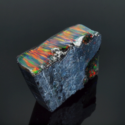 Gilson Opal, Banded Gilson Opal